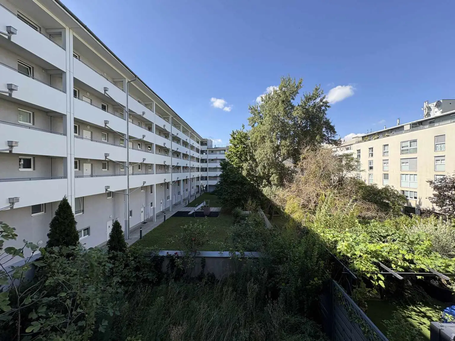 Geförderte Maisonettewohnung -
4 Zimmer mit Garten, Balkon und Loggia