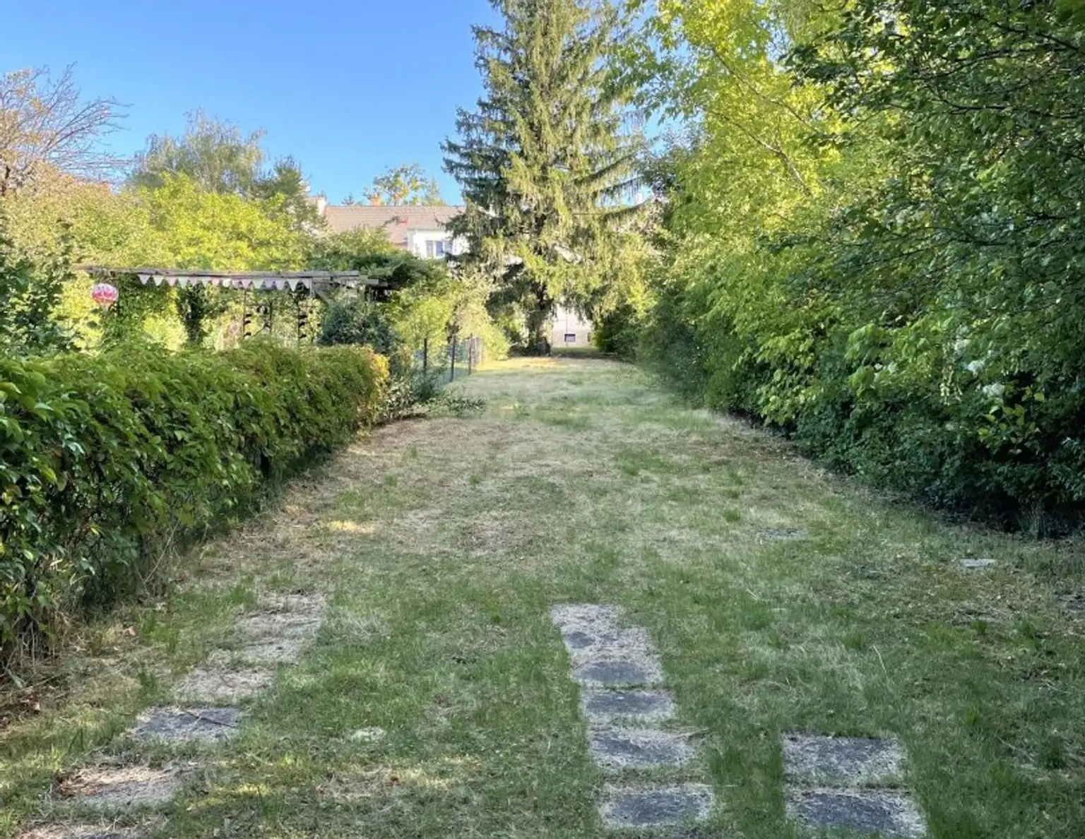 Sonniges Grundstück in 1130 Wien - kein direktes vis-a-vis!