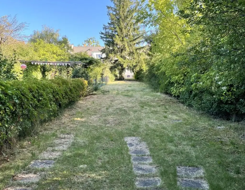 Sonniges Grundstück in 1130 Wien - kein direktes vis-a-vis!