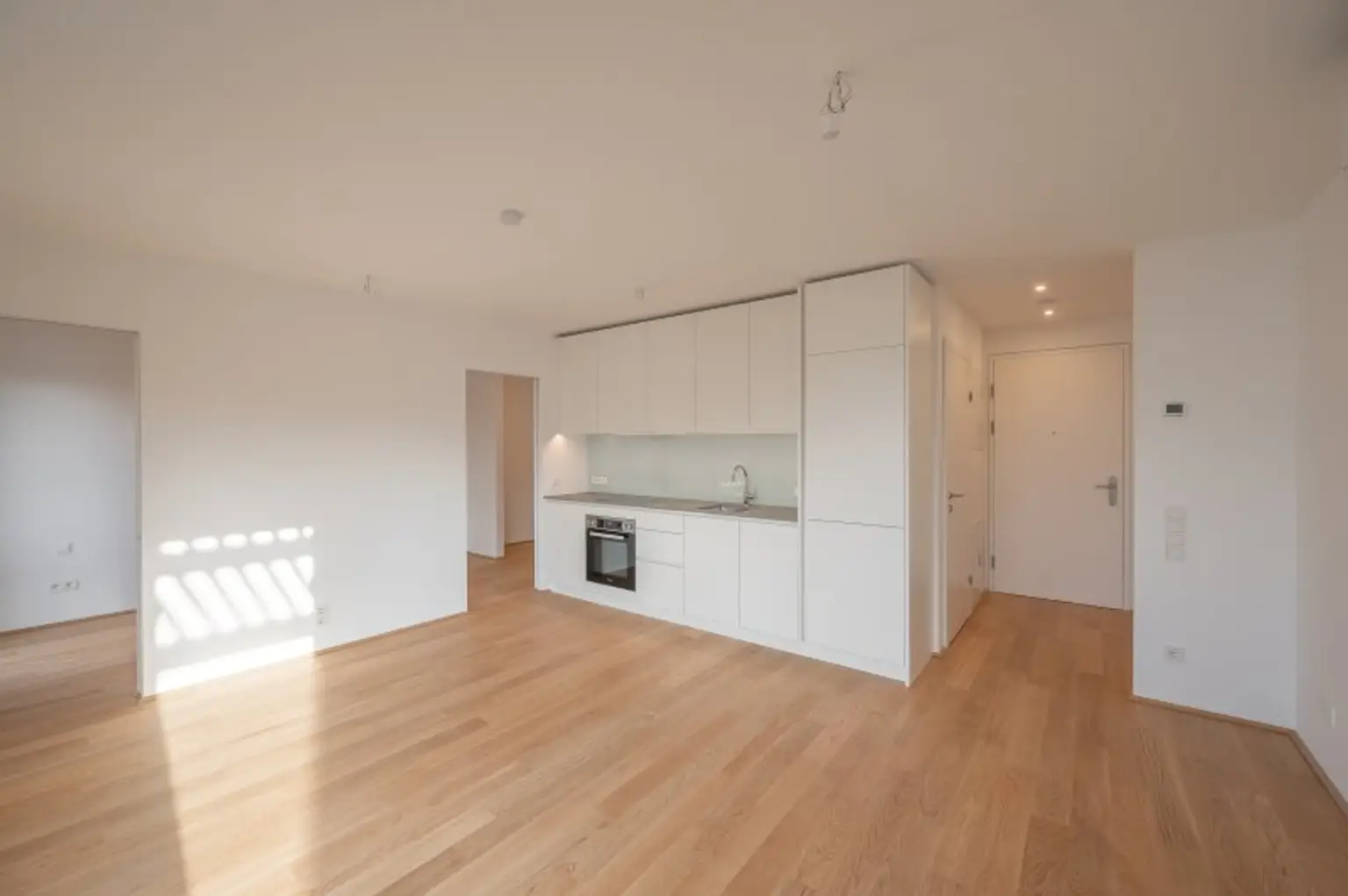 EDUART-Die Kunst des Wohnens: Hochwertiger 2-Zimmer ZWEITBEZUG mit ca. 3m² Loggia! (6/5) VERFÜGBAR AB DEZEMBER!