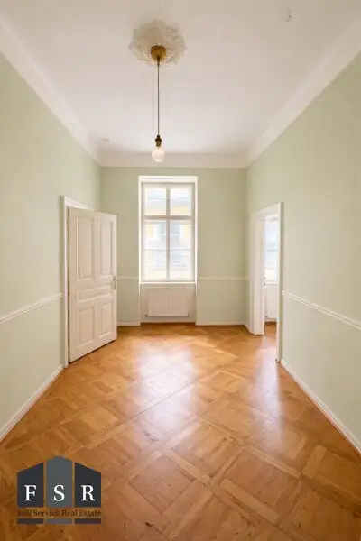 (derzeit) 4 Zimmer-Wohnung in wunderschönem, denkmalgeschütztem Gründerzeithaus nahe Belvedere - Gestalten Sie gerne Ihren eigene Wohnung