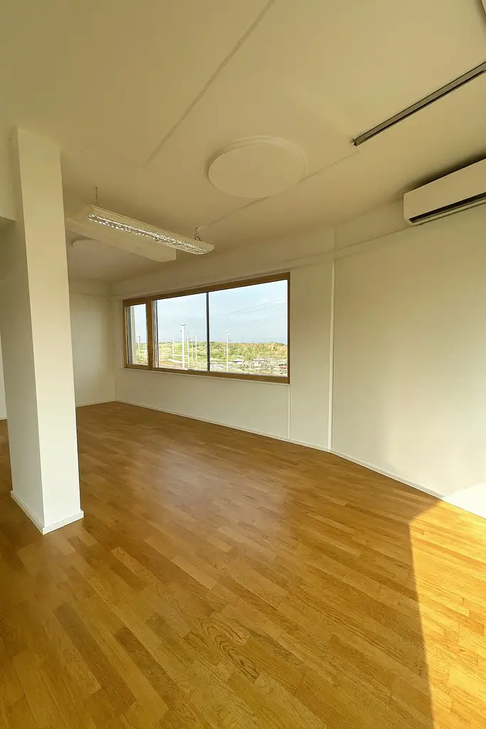 Neuwertiges Büro/Praxis in Deutsch-Wagram: Flexibel, barrierefrei & top ausgestattet!