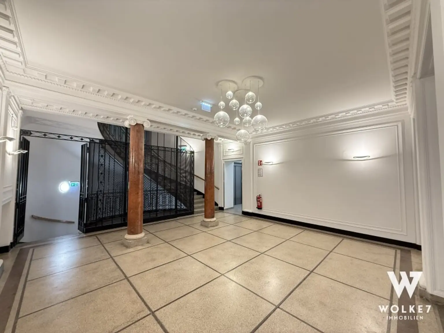 Klassischer Altbau trifft modernen Luxus – Helle kernsanierte 2-Zimmer-Wohnung mit Balkon & Tiefgarage in bester Lage von Margareten