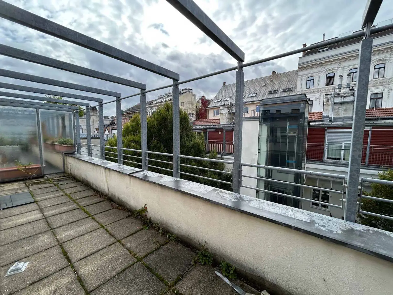 Wunderschöne 2-Zimmer-Wohnung mit herrlicher Terrasse - 
in guter Lage des 8. Bezirks!