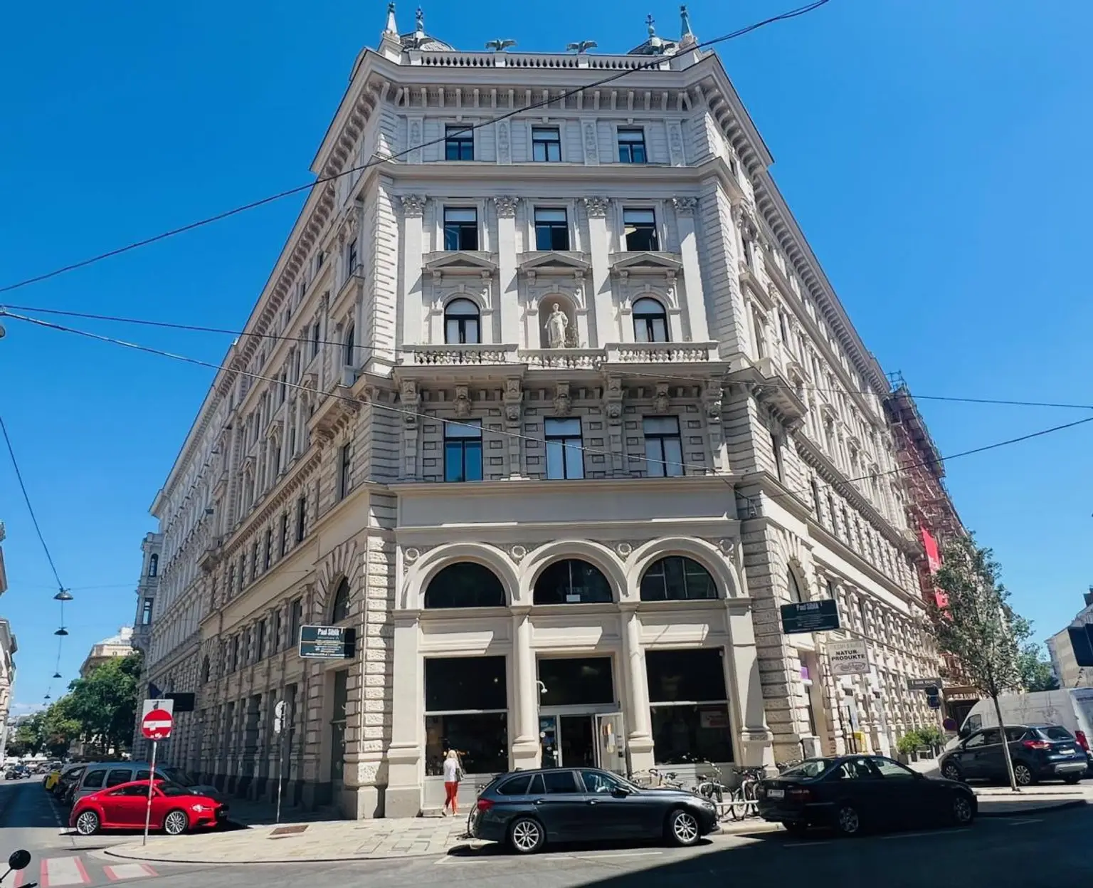 poik | ++ SALZGRIES 1010 WIEN ++ TRAUMHAFTE ALTBAUWOHNUNG | Prima Service Immobilien