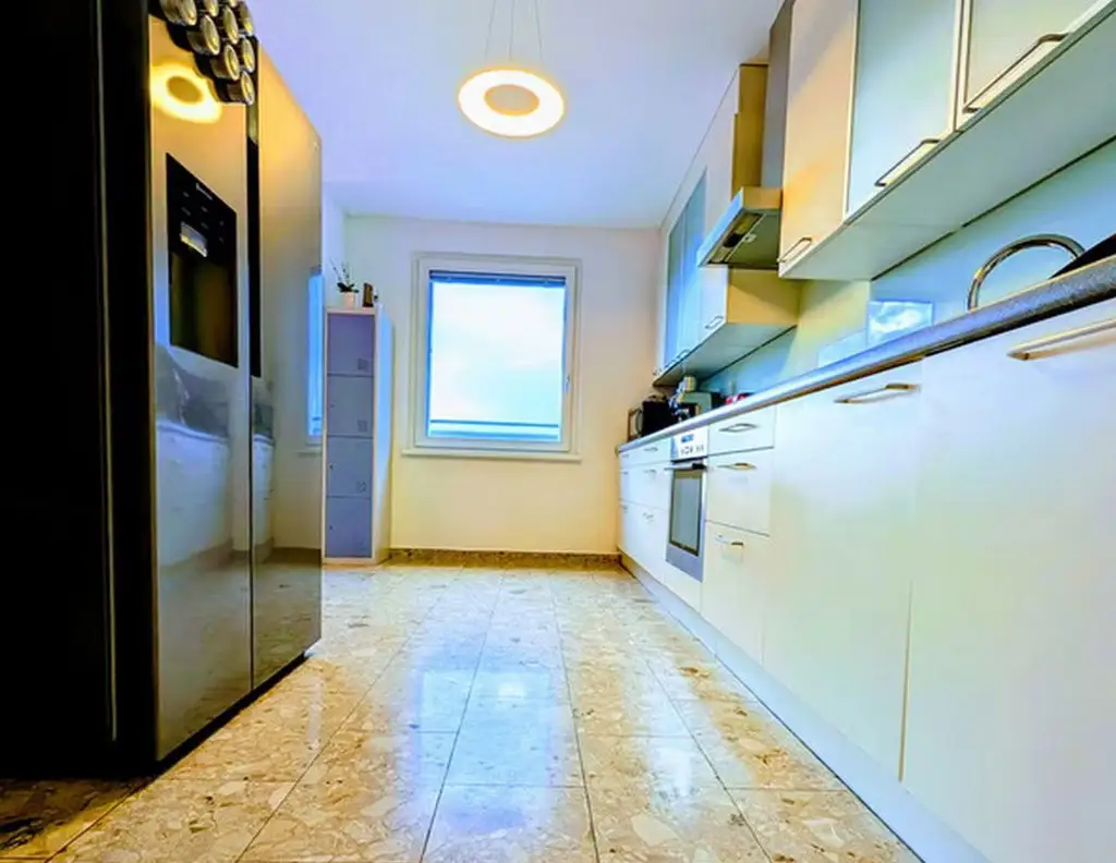 Dachgeschoß-Wohnung mit Terrasse und Fernblick über Wien (PROVISIONSFREI)