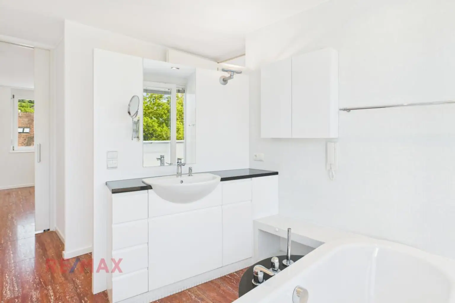 Innenstadt-Luxus: 247 m² pure Eleganz auf zwei Wohnebenen