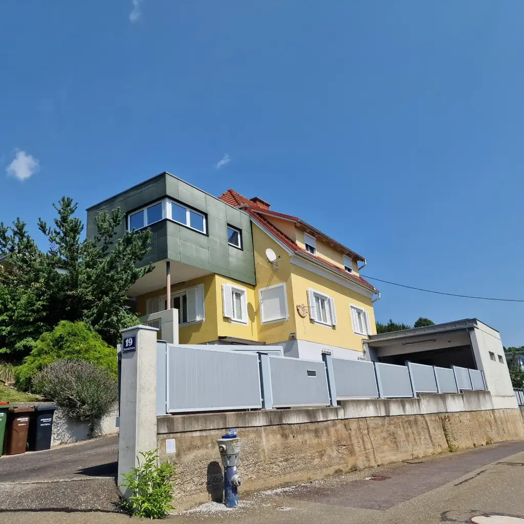 Einziehen und genießen! Sonniges Einfamilienhaus mit Doppelgarage, Terrasse uvm