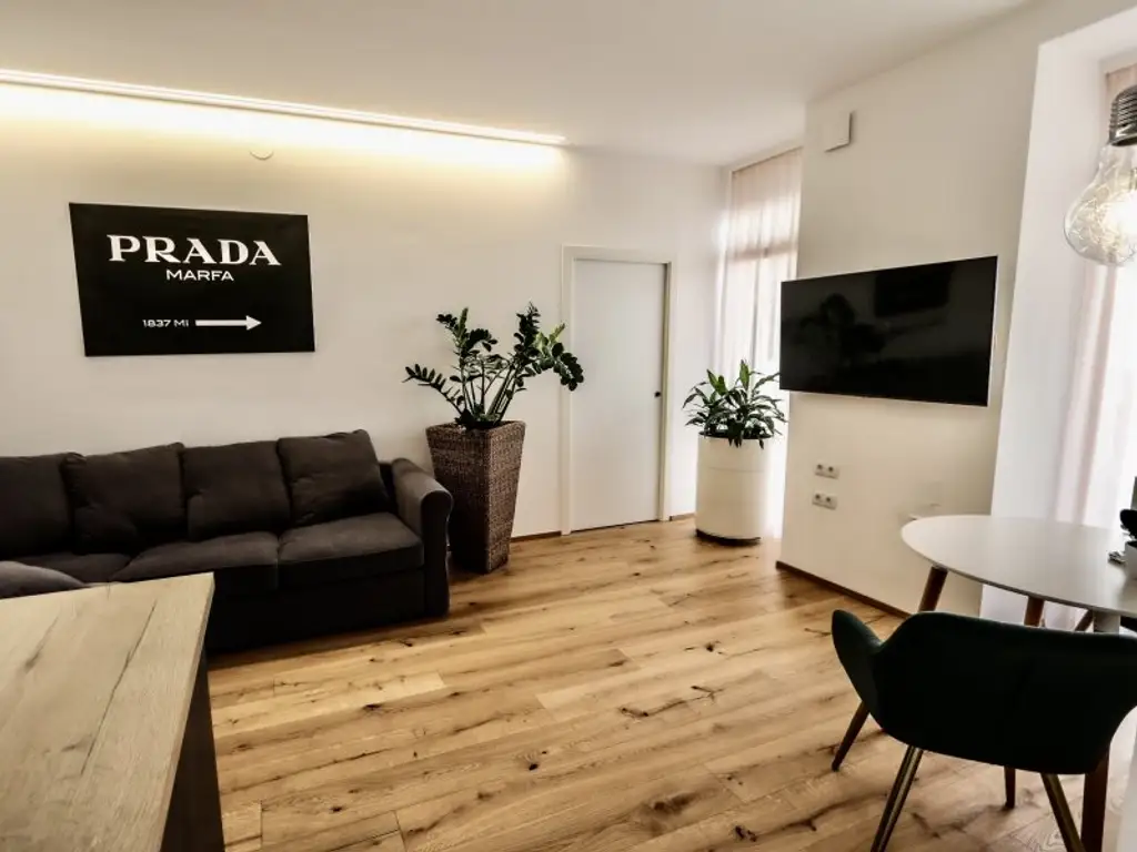 Hideaway im Innenhof - Großartige, vollmöblierte 2-Zimmer-Wohnung in klassischem Gründerzeithaus in U-Bahn-Nähe