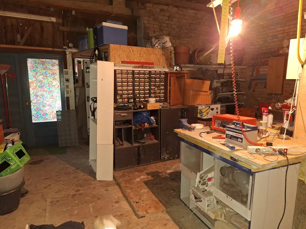 Villa Kunterbunt für Heimwerker / interessantes, kreatives und fröhliches Einfamilienhaus mit 5 Zimmern in ruhiger Seitengasse.