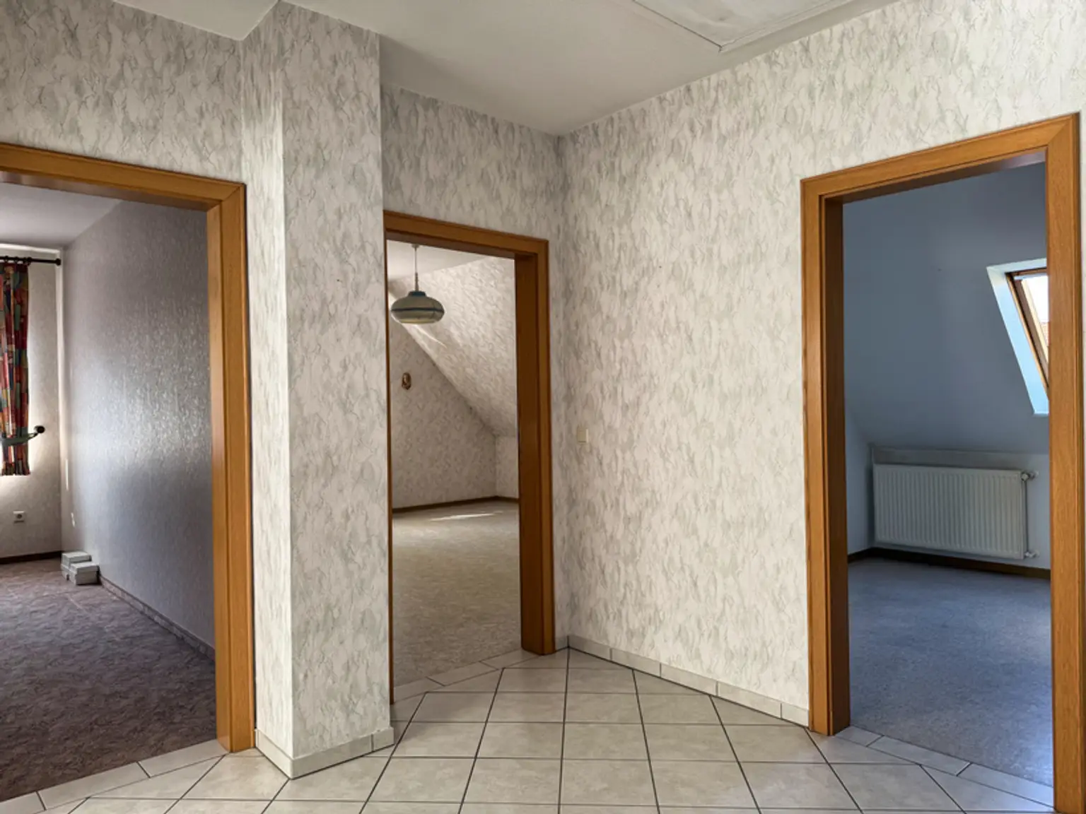 Mitten im Ort! Einfamilienhaus auf großzügigem Grundstück!
