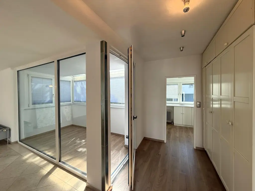 Ansprechendes Atelier, Loft, Dachterrasse inkl. PP im Neunzehnten // Attractive Studio, loft, roof terrace incl. parking in the nineteenth //