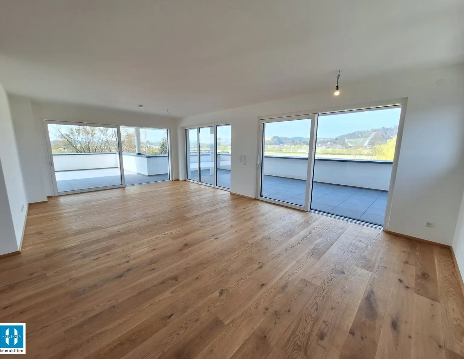 Weitblick inklusive - moderne 132,23m² Dachgeschosswohnung mit Flair - Top C18
