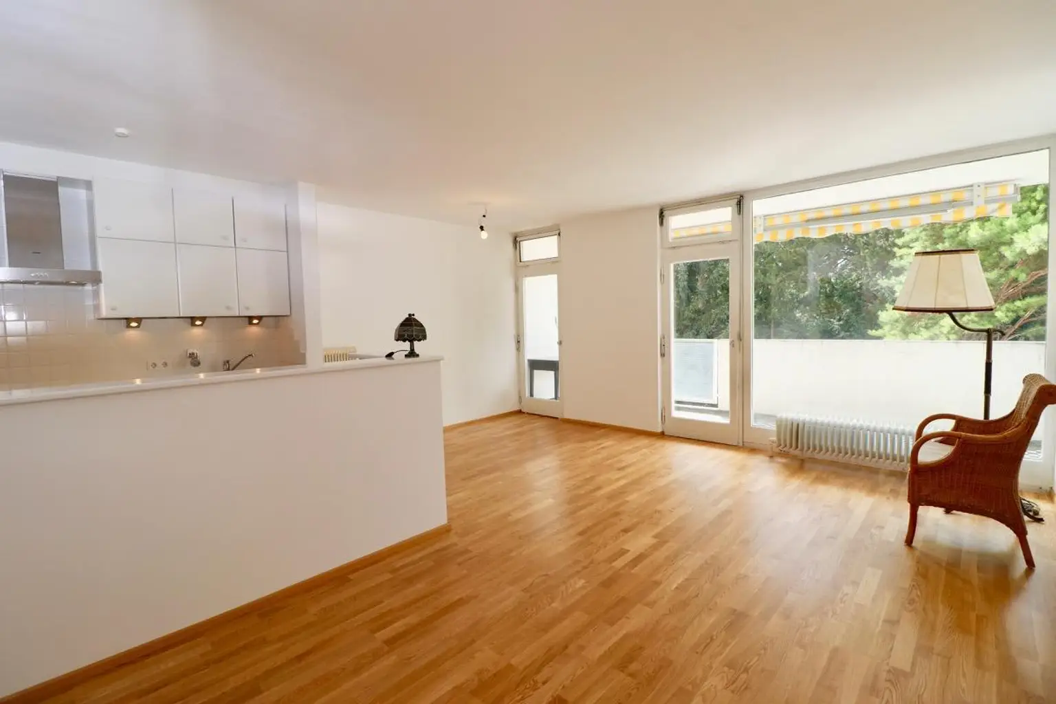 Gemütliche 3 Zimmer Wohnung mit großem Balkon und Blick ins Grüne!