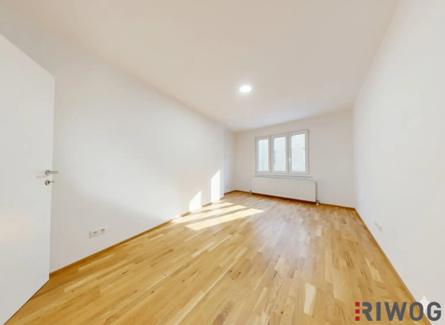 ERSTBEZUG nach Sanierung I Großzügige 2 Zimmer Wohnung mit geräumiger Küche und begehbaren Kleiderschrank I Augartennähe I Tischler Einbauküche inkl. Siemensgeräte I Gratis Miele Waschtrockner bei Kauf bis 31.12.25