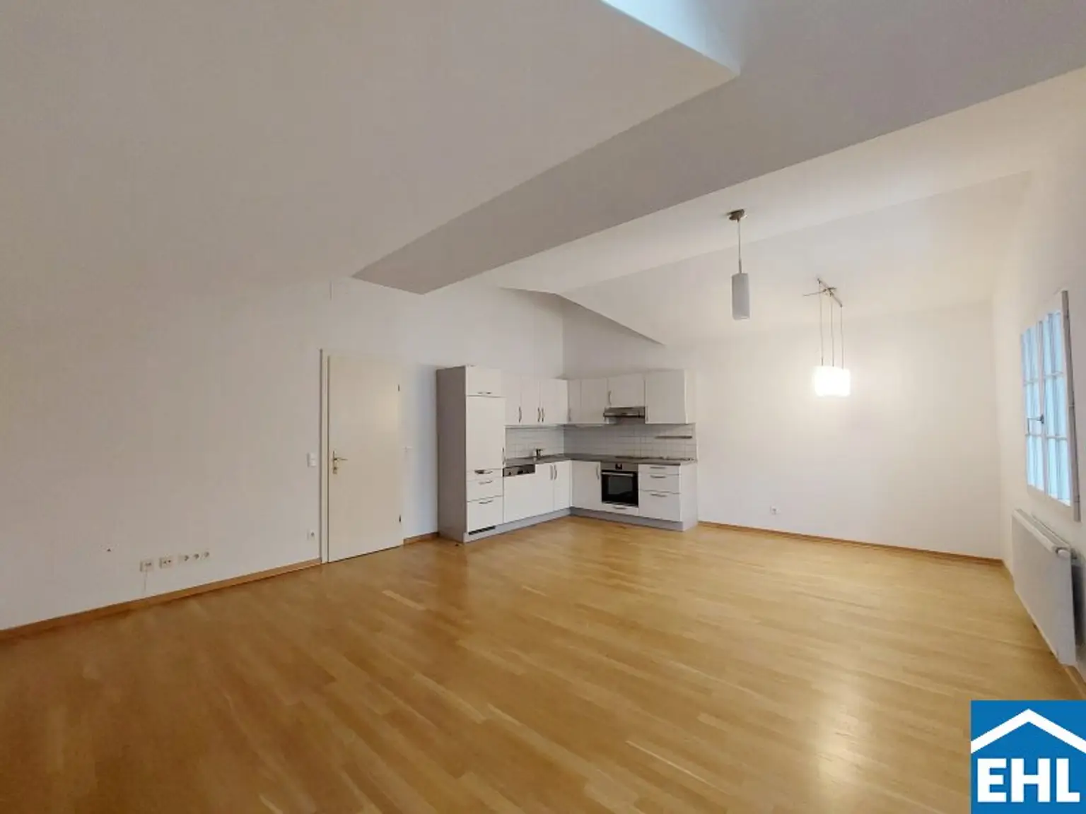 Großzügige 2-Zimmerwohnung mit 85 m² Dachterrasse direkt an der Mariahilfer Straße!