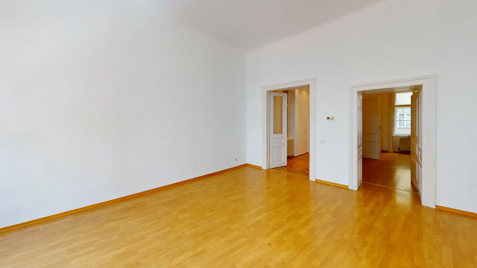 Renovierte 2-Zimmer-Wohnung – zentral begehbar & unbefristete Miete