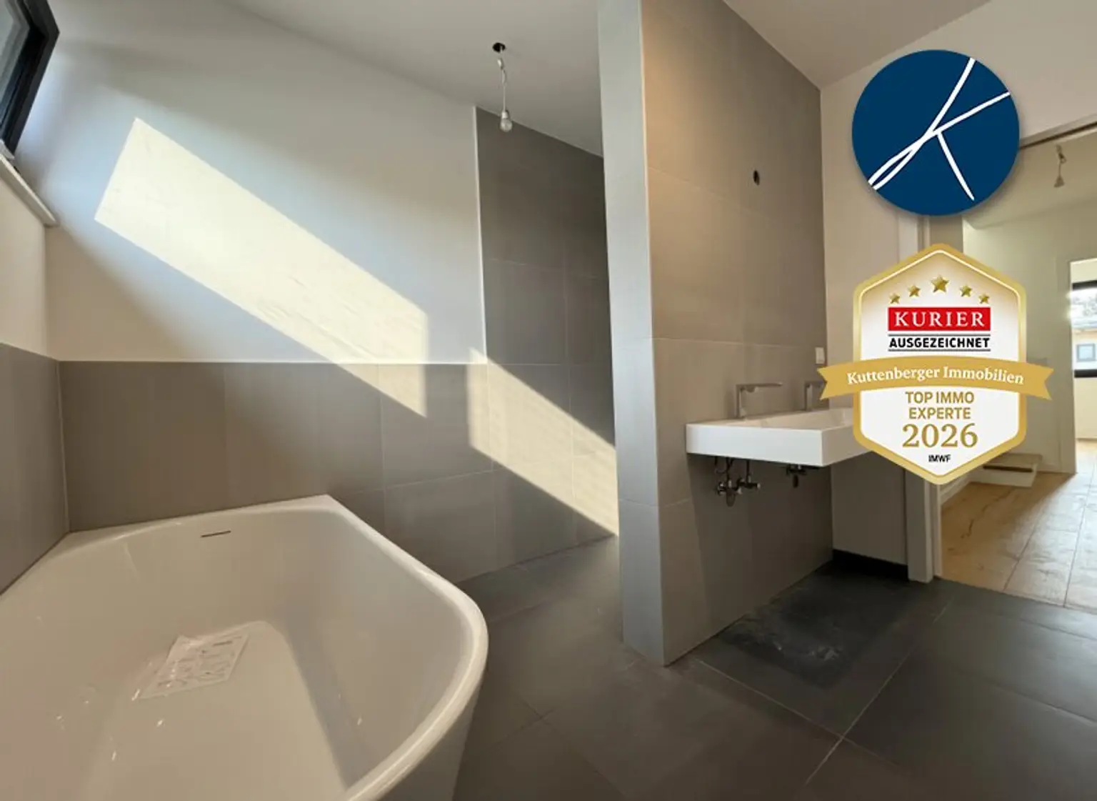 Badewannd und Walk-In Dusche