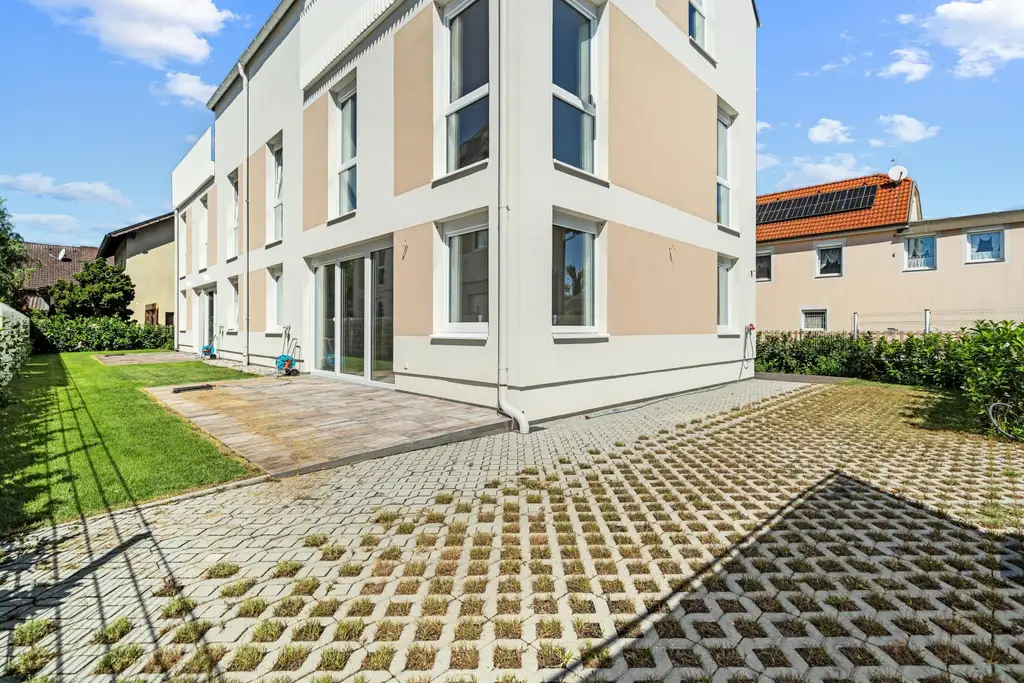 "Exklusive Neubau-Doppelhäuser in Stockerau – 6 Zimmer nahe S-Bahn"