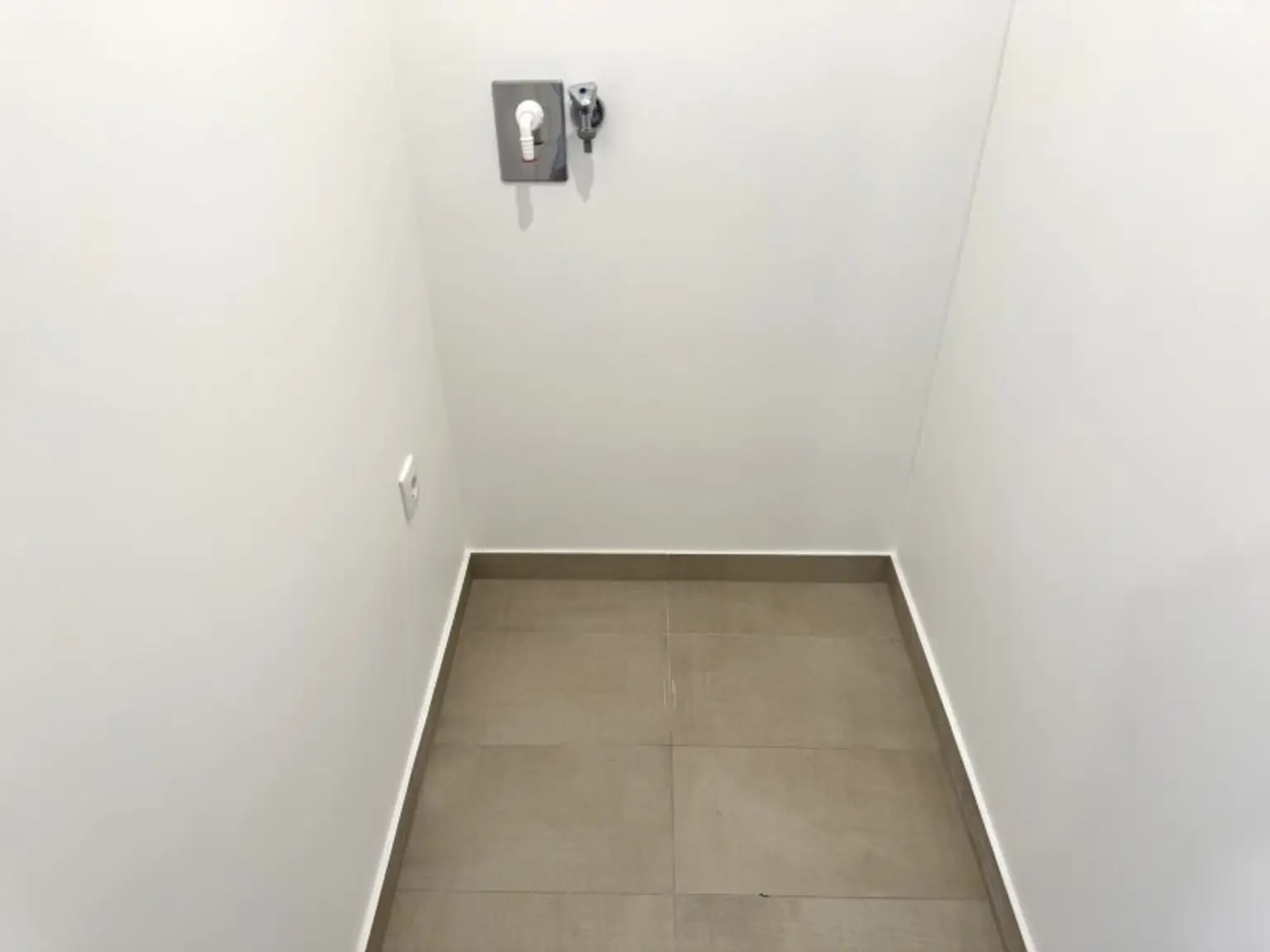 WOHNEN UND GENIESSEN IM SÜDWESTEN VON WIEN! PERFEKTE INFRASTRUKTUR – NÄHE SCHÖNBRUNN!