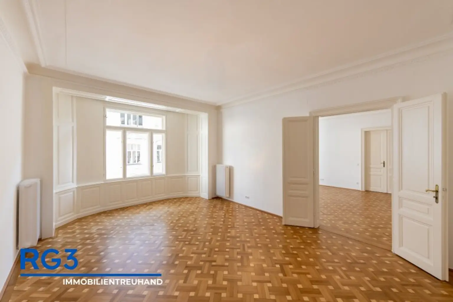 Repräsentative 5 Zimmer Wohnung mit Balkon