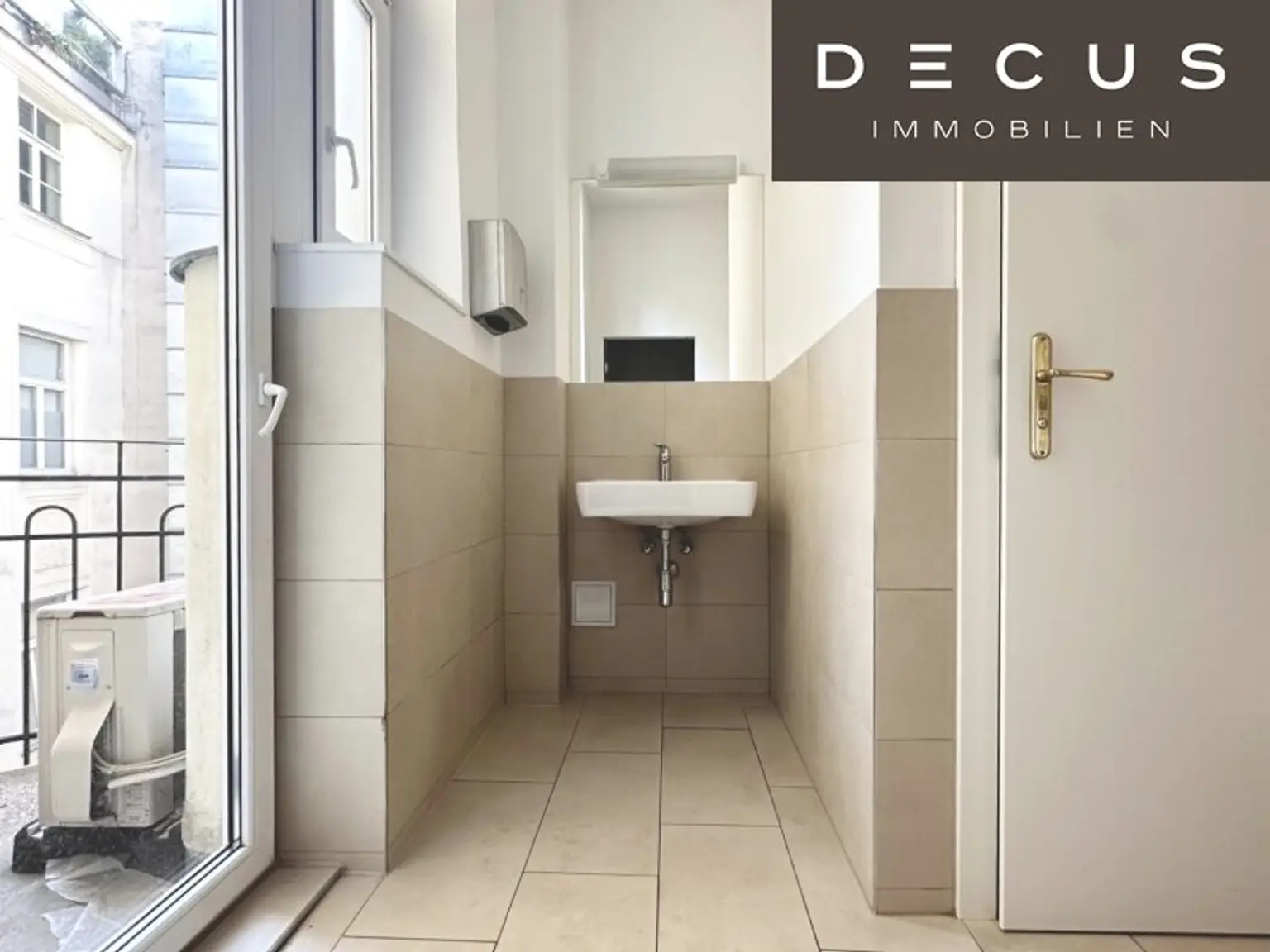 | 4 ZIMMER | SIEBENSTERNGASSE | AB SOFORT VERFÜGBAR | ALTBAU | BESICHTIGUNGEN MÖGLICH