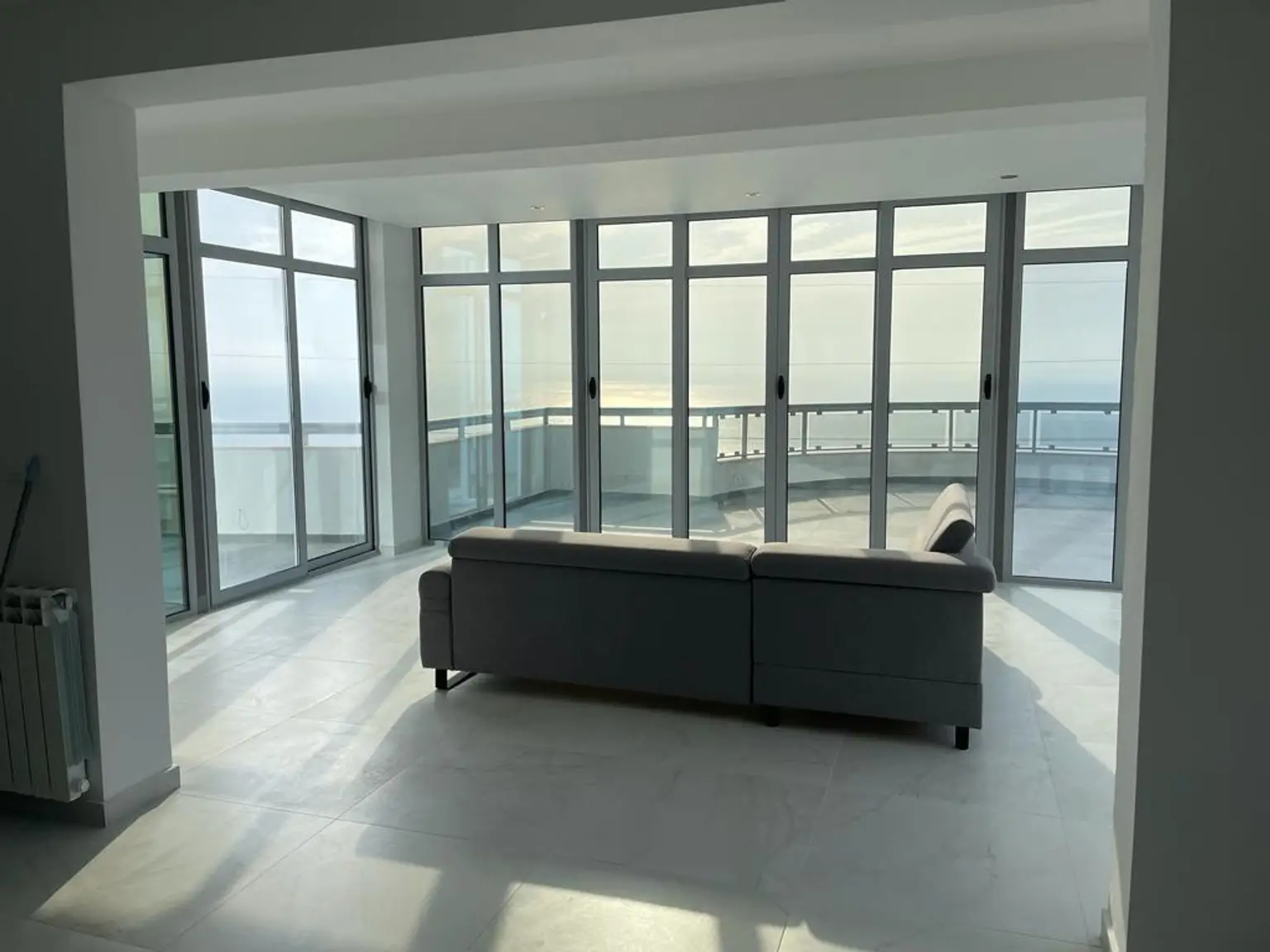 Großzügiges Penthouse mit herrlichem Meerblick in Toplage