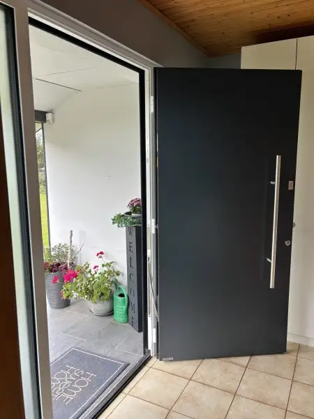 ** FAMILYS BEST **   Reinersdorf !! Bungalow mit ca. 122 m2 Wfl. in ruhiger, idyllischer Ortsrandlage mit ca. 1.200 m2 Eigengrund !!