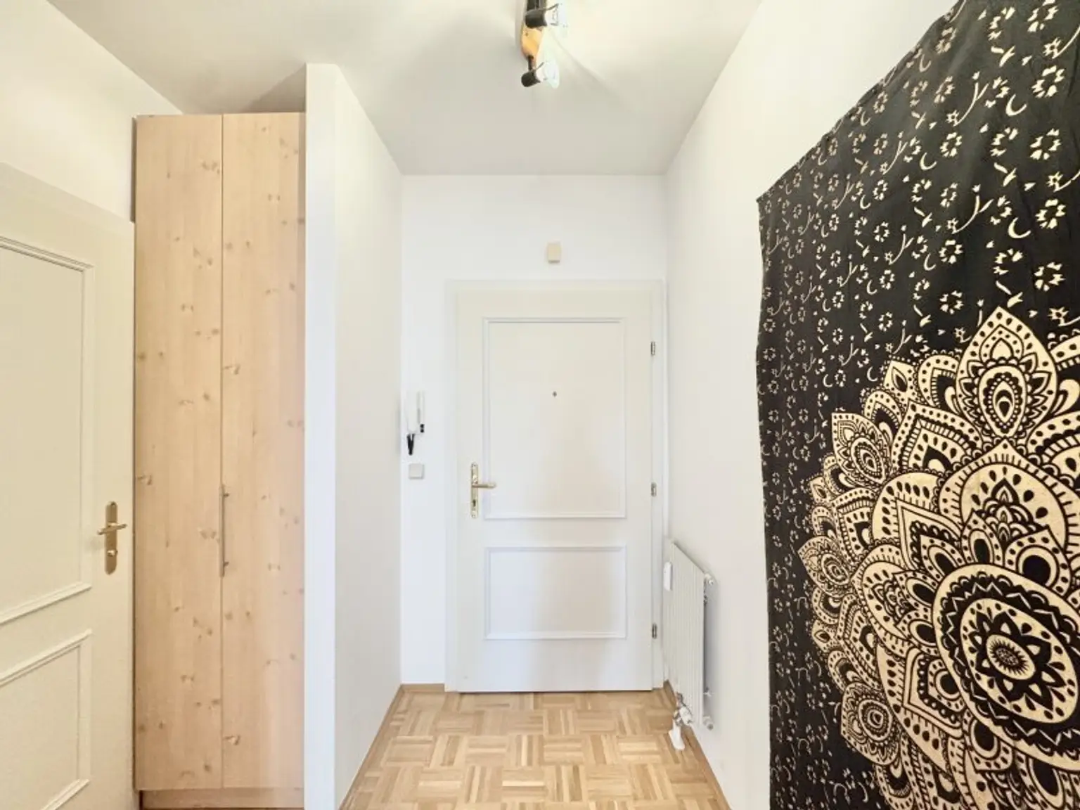 Helles, vollmöbliertes Studio in Ober St. Veit | Garagenstellplatz im Haus