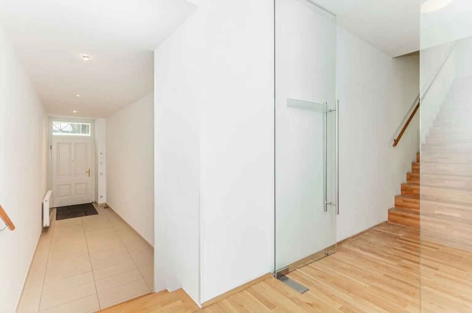 Seltene Gartenmaisonette in Botschaftsviertel mit Parkplatzmöglichkeit