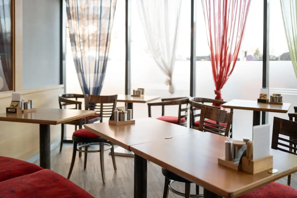 "Bestlage am Bahnhof Absdorf - Geschäftlokal mit Potenzial"