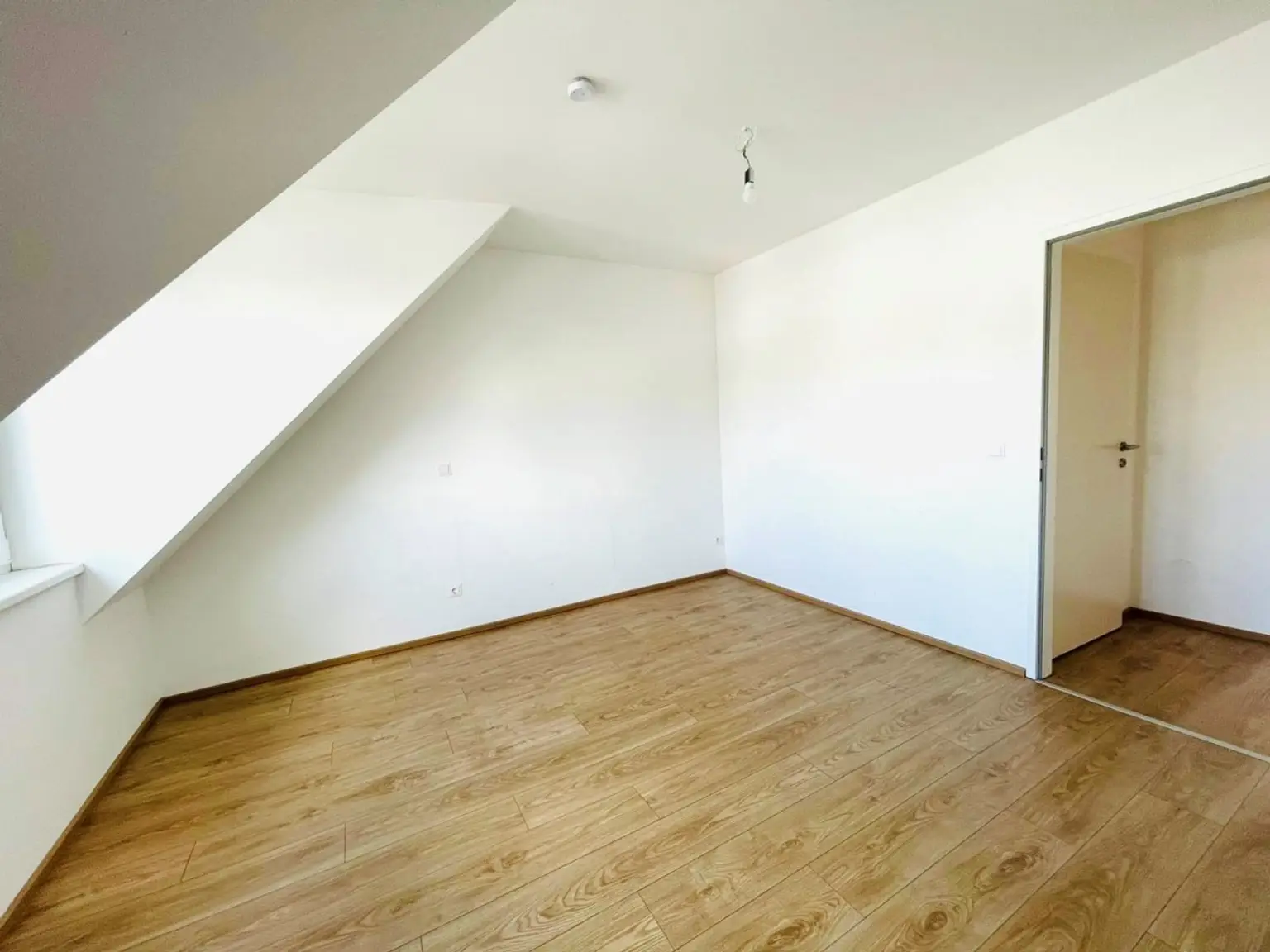 15 | ++ NEU ++ TRAUMWOHNUNG - DREI Zimmer, Küche & Terrasse | Prima Service Immobilien