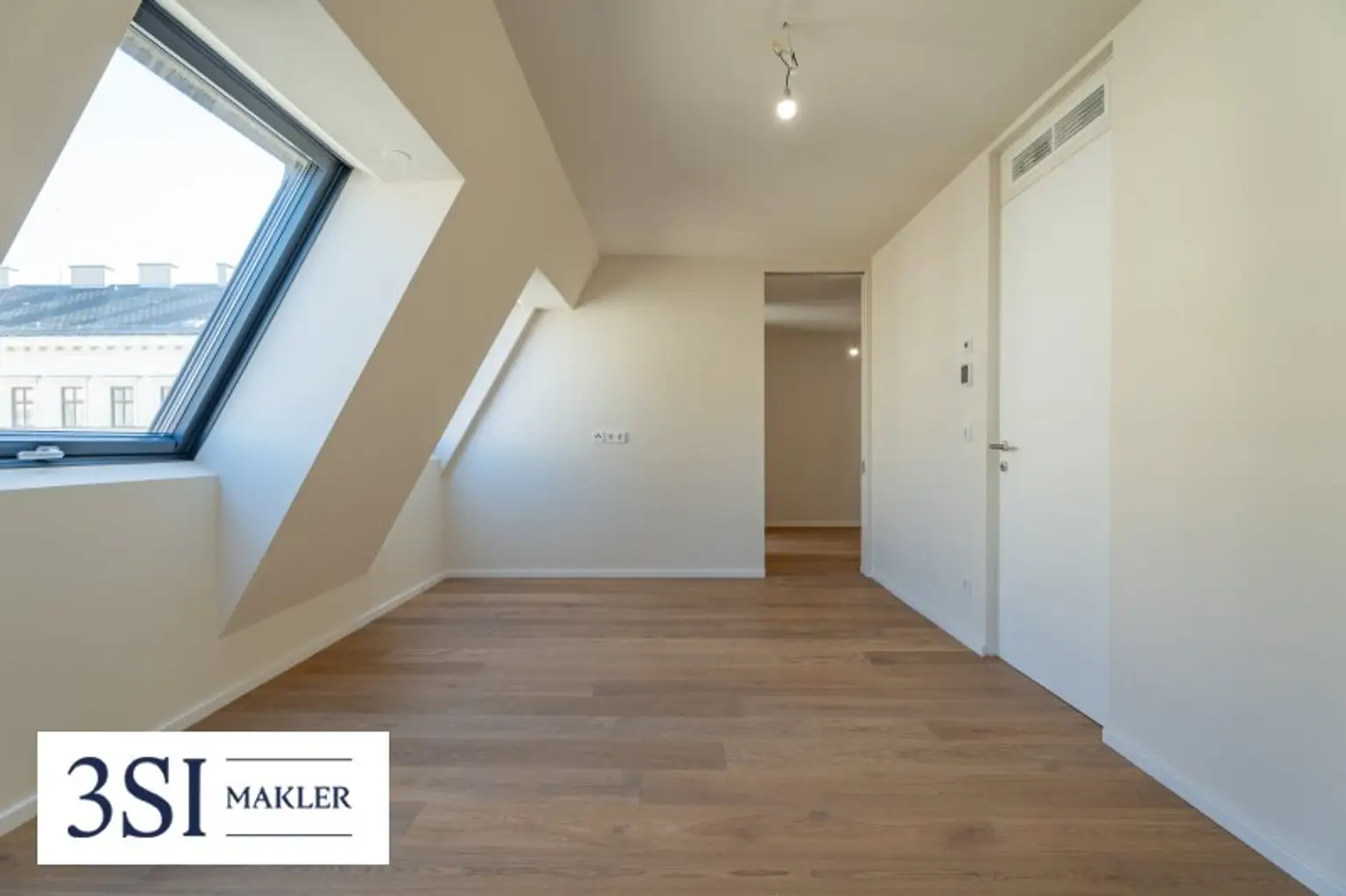 Ein Zuhause zum Wohlfühlen – lichtdurchflutete Dachgeschosswohnung mit Loggia