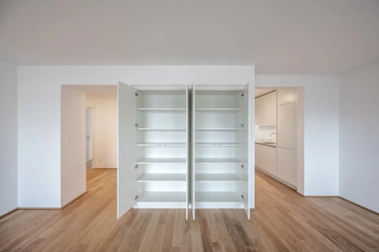 EDUART-Die Kunst des Wohnens: Hochwertiger 3-Zimmer DG-ZWEITBEZUG mit ca. 15m² Balkon! (10/19)
