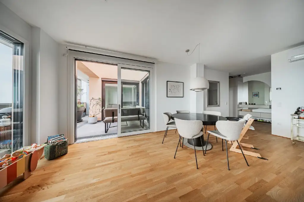 Penthouse im 34. OG mit Terrasse I 360° Wienblick I Designküche I TG Platz mit E-Ladestation