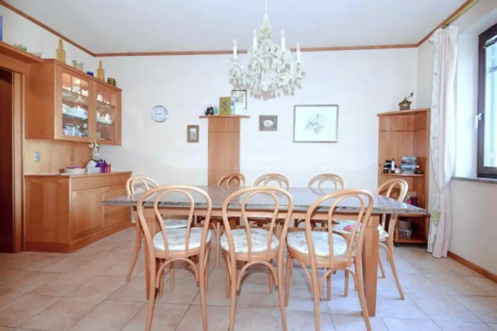 Exklusives Traum-Anwesen mit Naturteich und Gästehaus