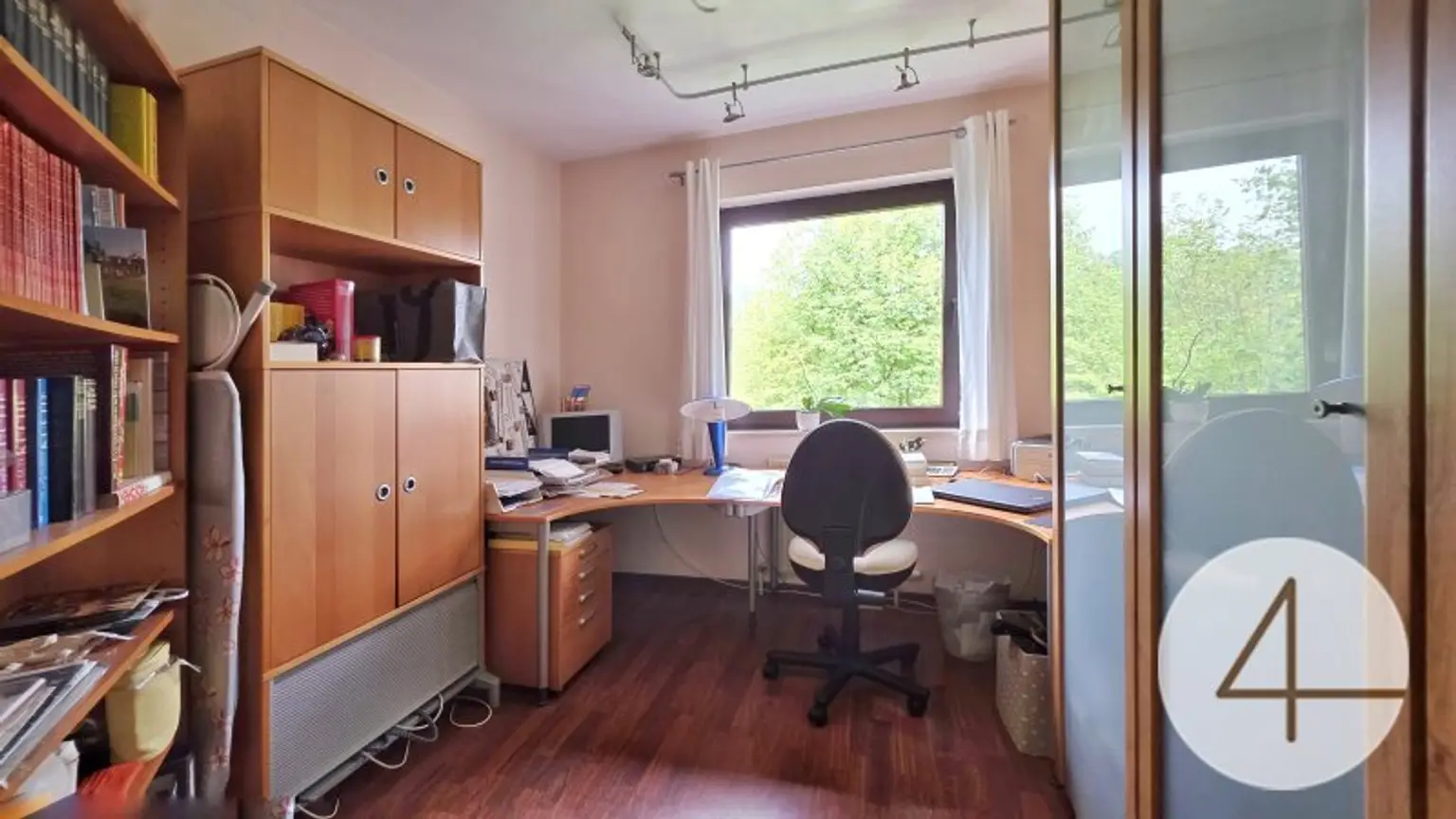 Exklusives Wohnhaus mit Pool, PV-Anlage & Traumgarten!