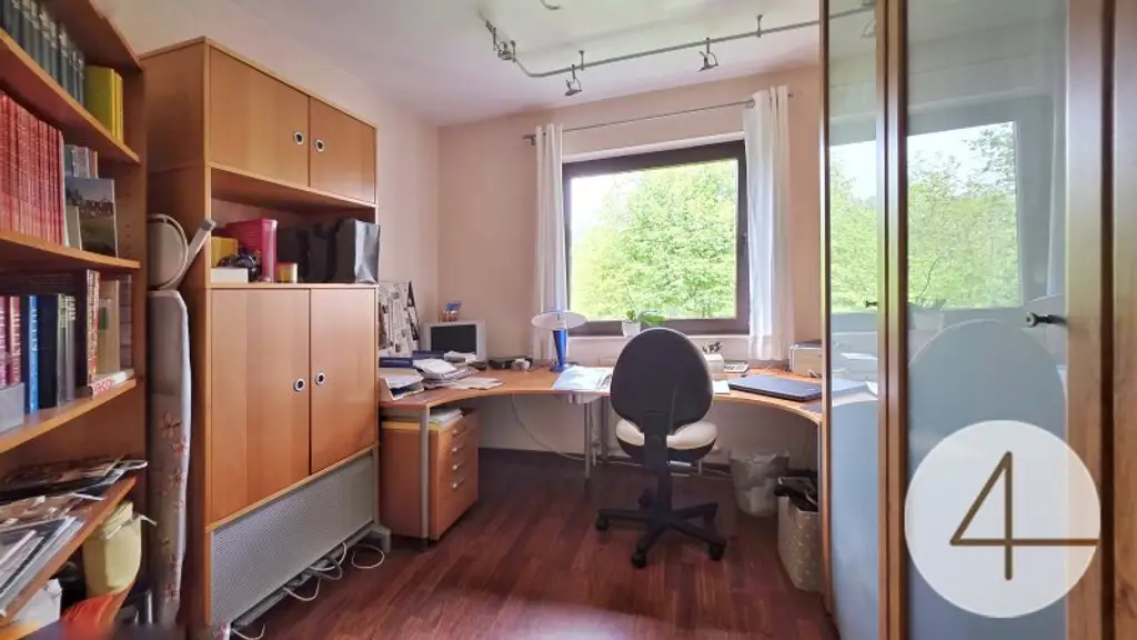 Exklusives Wohnhaus mit Pool, PV-Anlage & Traumgarten!