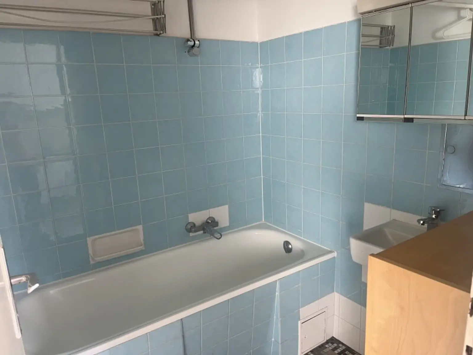 2,5 Zimmer Eigentum in saniertem Haus (U1 Nähe)