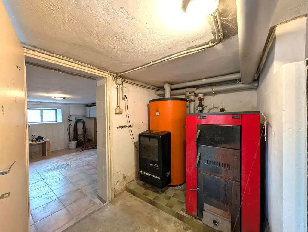 Liebevoll saniertes Einfamilienhaus in Ruhelage m. Doppelgarage - wartet auf Ihren Einzug