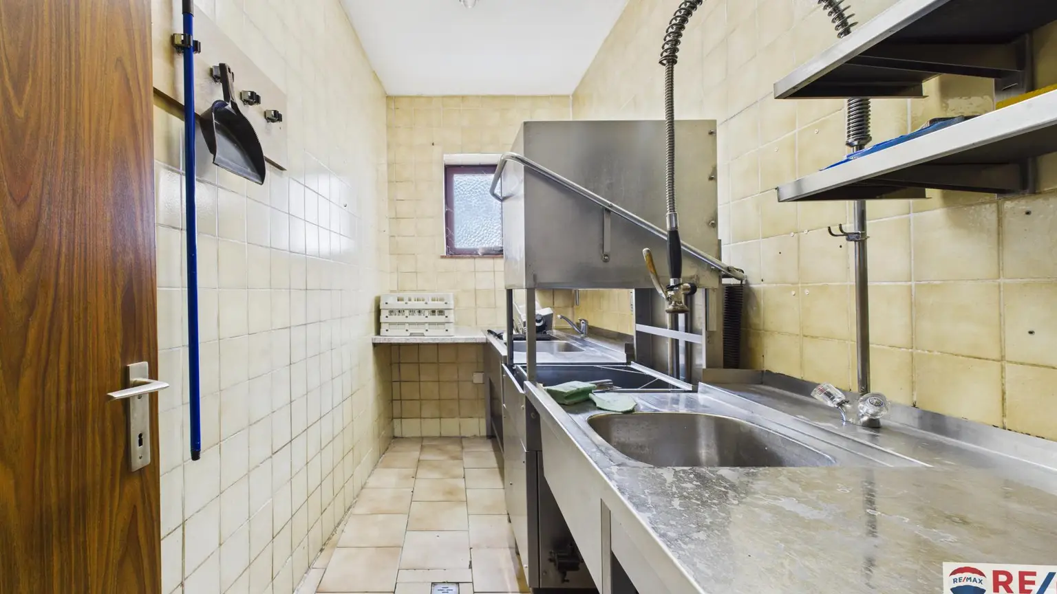 Voll ausgestattetes Gasthaus mit Wohnung in Angern an der March