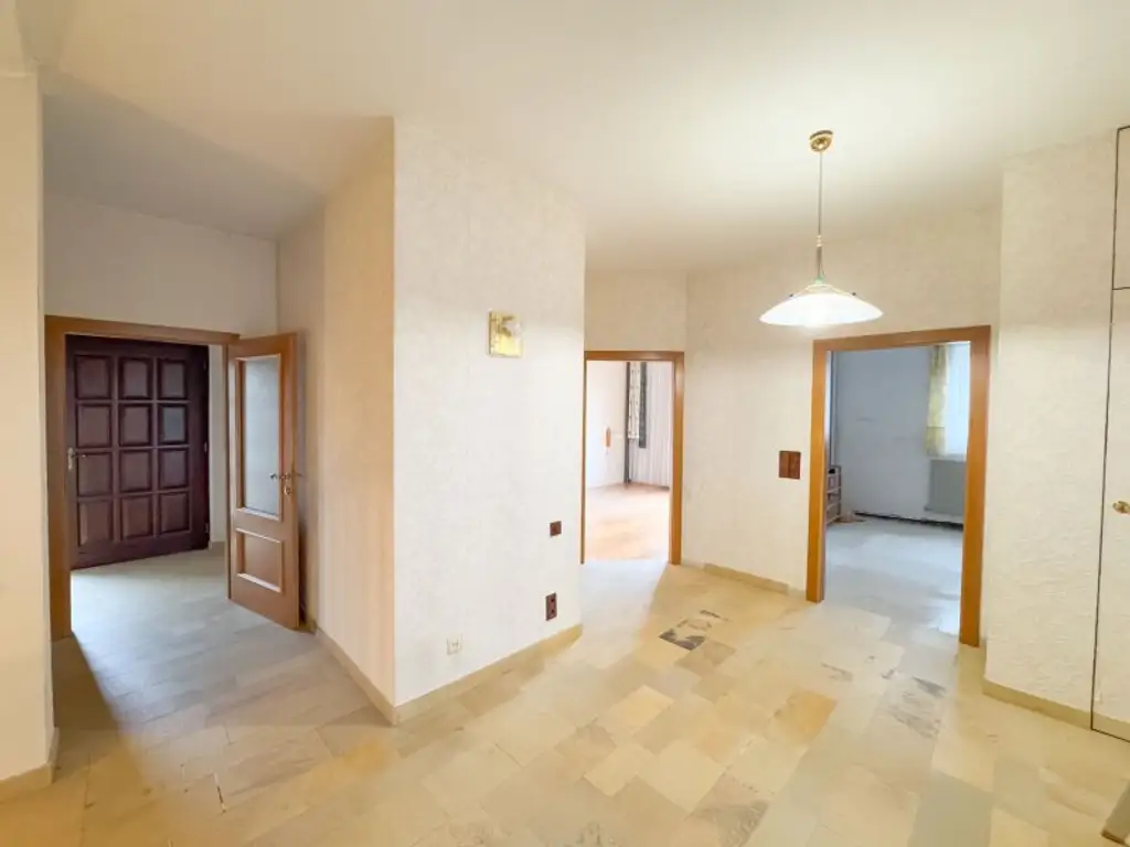 🏡 Großzügiges Einfamilienhaus mit Werkstattkeller, Garage & Terrasse in Stockerau mit Ausbaupotenzial!