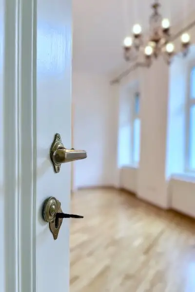 Großzügige Altbauwohnung im Zentrum von Pressbaum