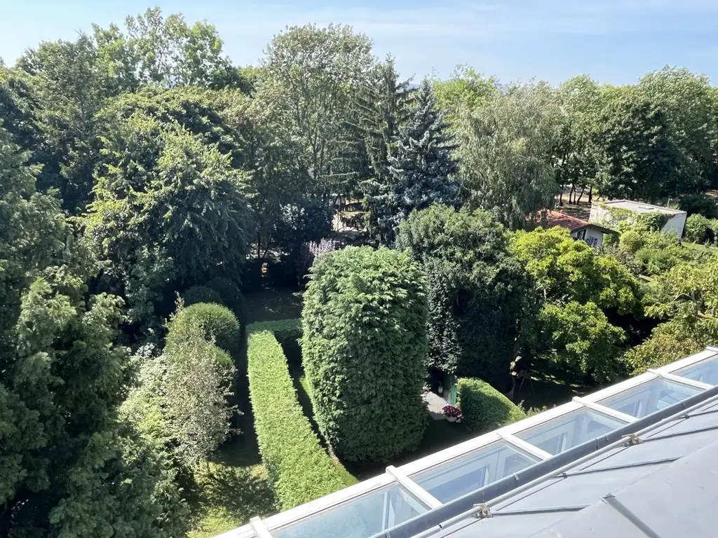 Exklusive Dachgeschosswohnung zwischen Schloss Hetzendorf und Schloss Schönbrunn