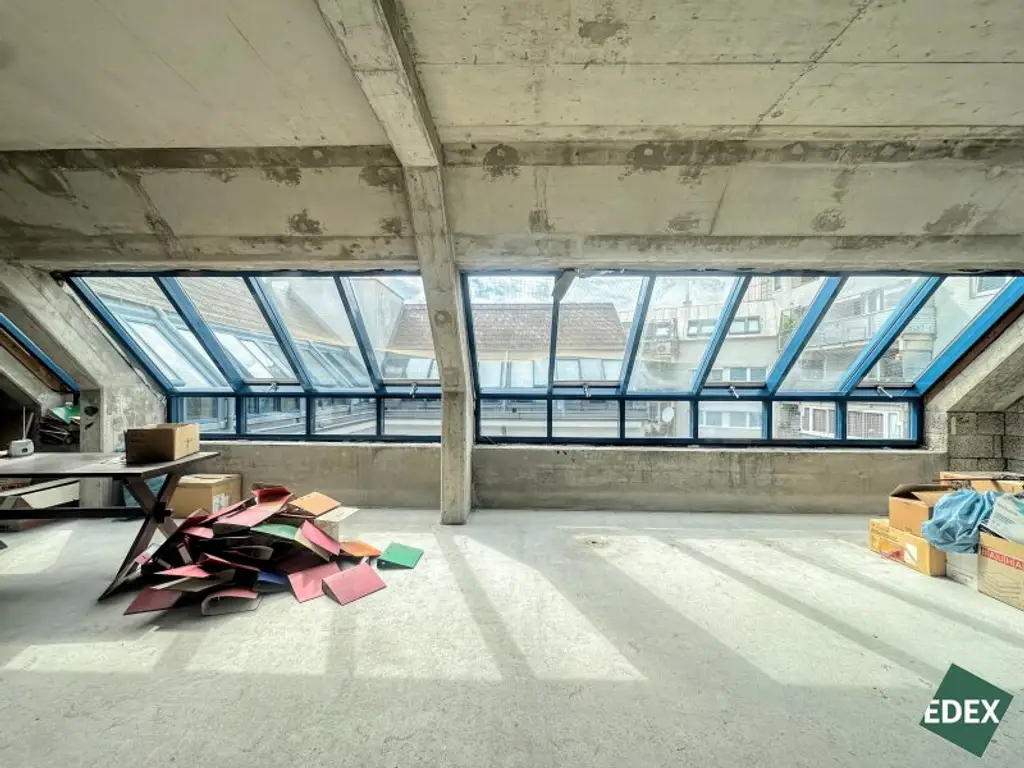 Erstbezug | Rohbau-Büro auf zwei Ebenen im Dachgeschoss mit Gestaltungsspielraum