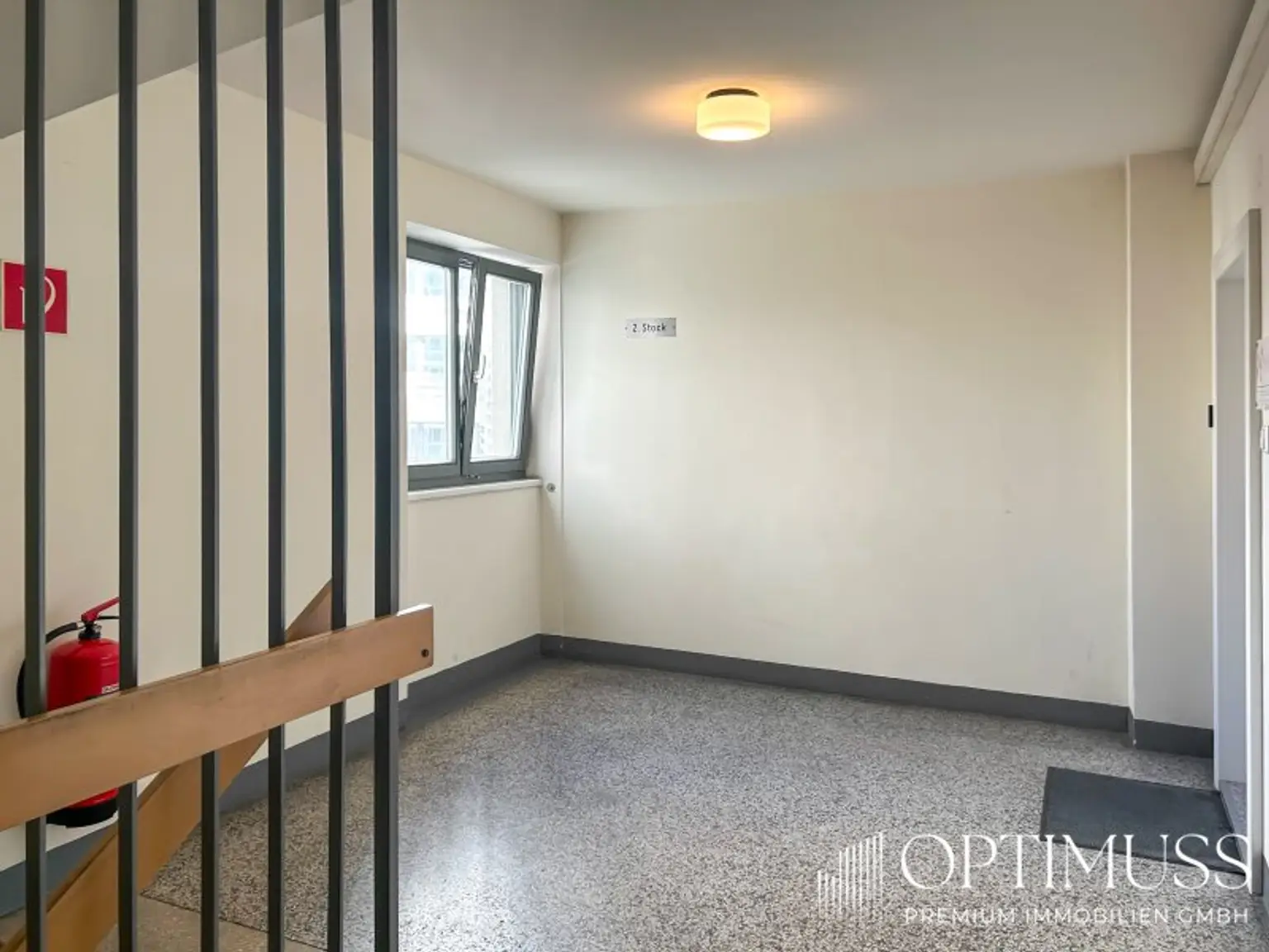 Lichtdurchflutete 2,5 Zimmer Wohnung in Topp Lage mit grosser Loggia und Grünblick auf Donaukanal!