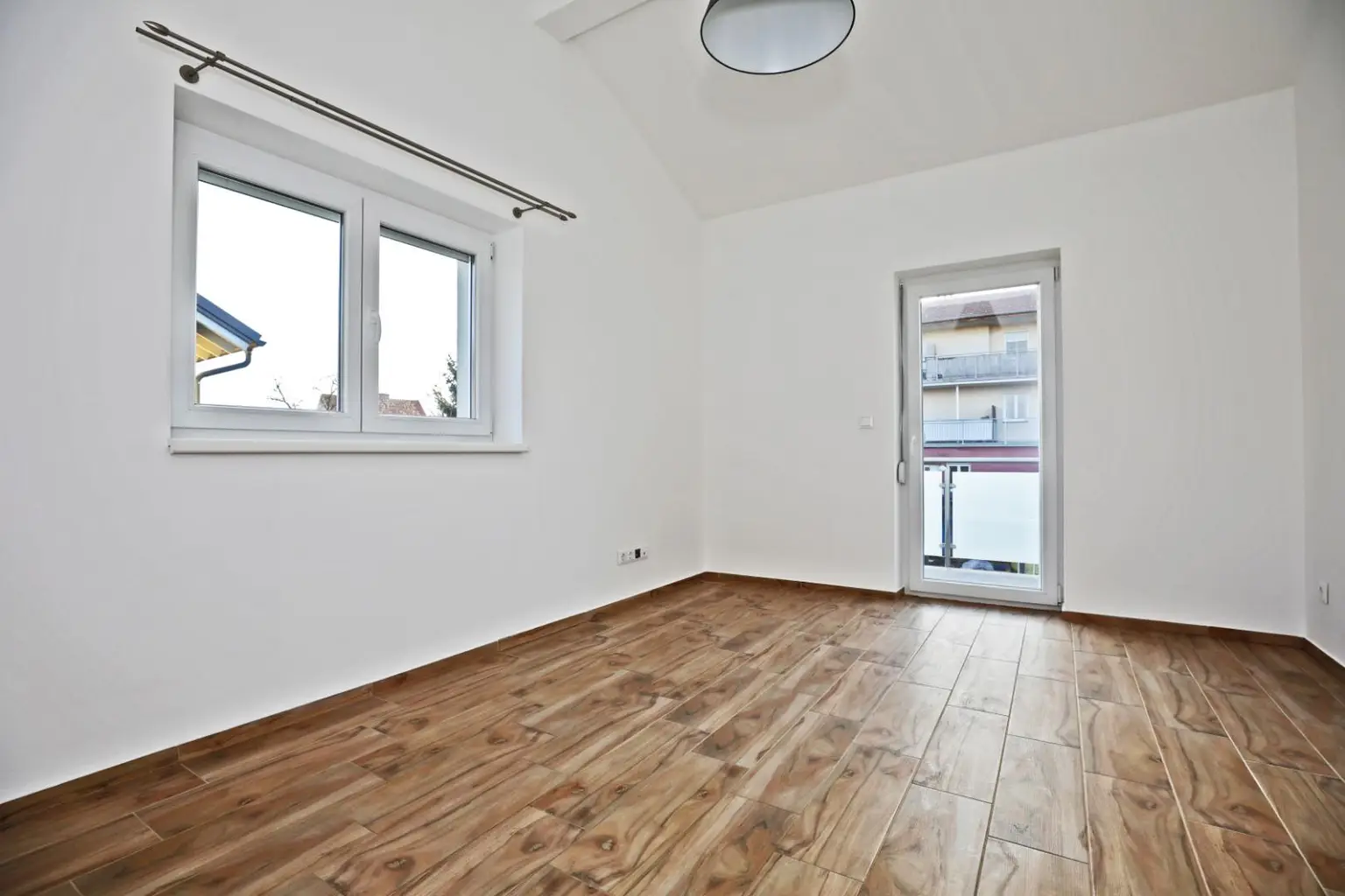 Neuwertige, moderne Doppelhaushälfte zum Verkauf