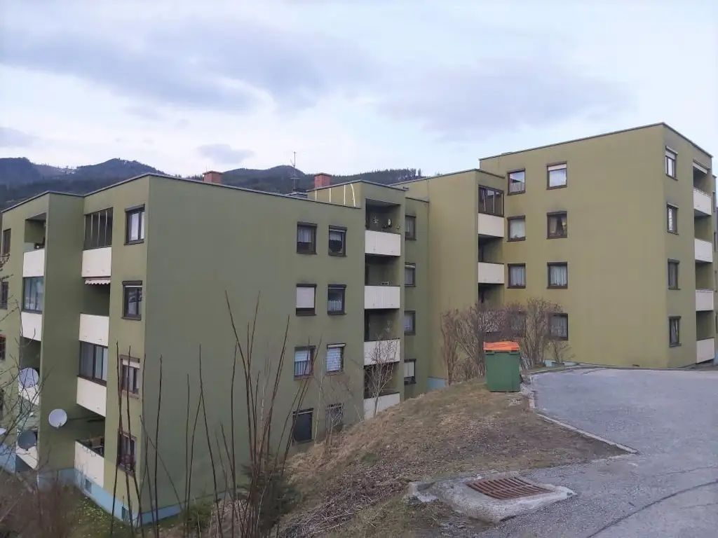 Möblierte 3-Zimmer-Wohnung mit Loggia und Carport in Mürzzuschlag zu mieten !