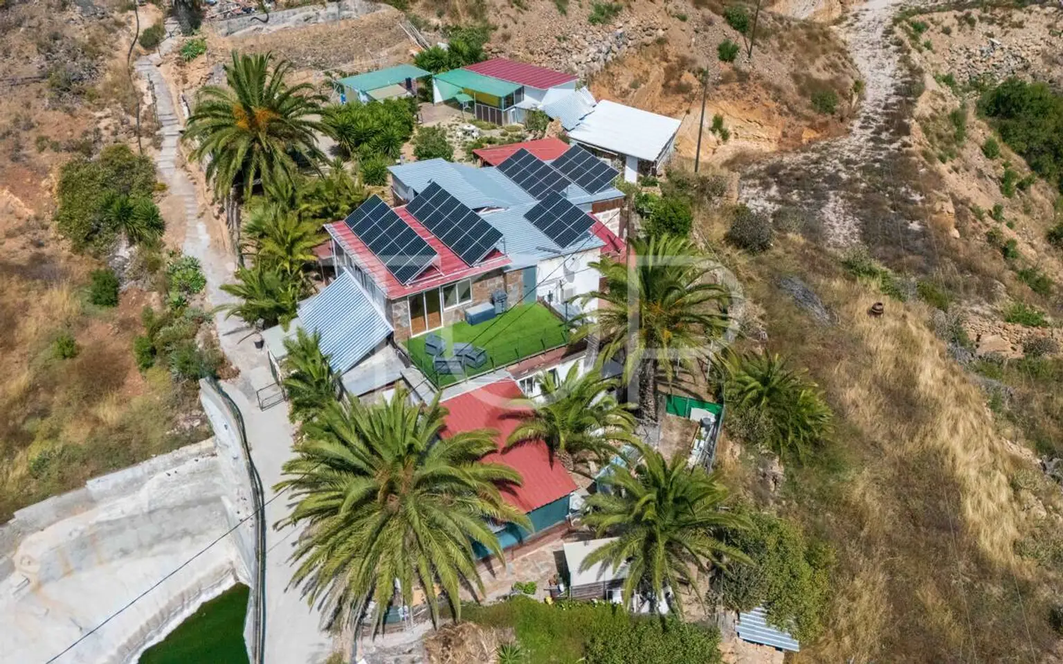 Beautiful Finca with Three Self-Contained Properties and Ocean Views in Los Blanquitos