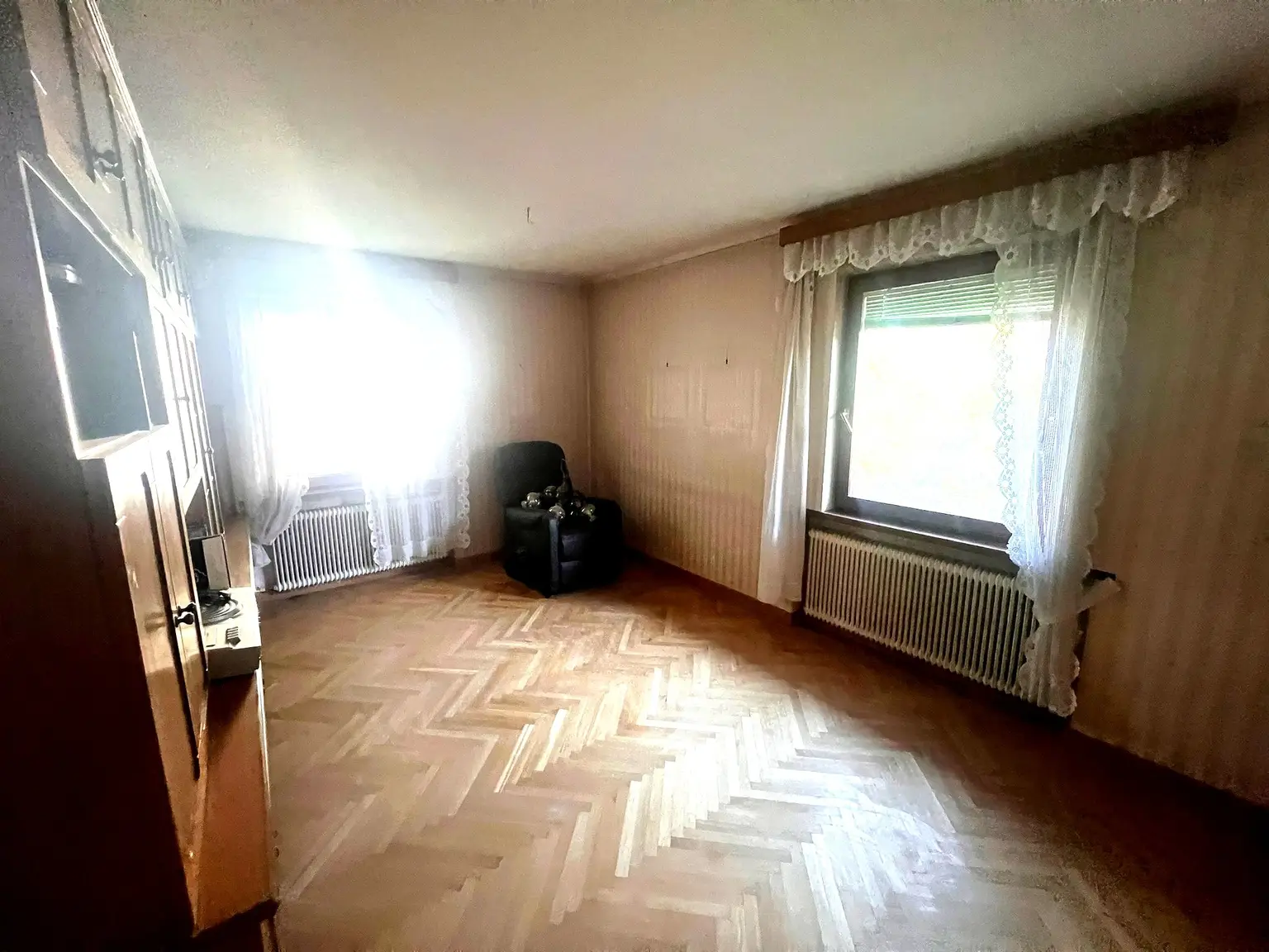 Familienhit mit Potential: Haus inkl. Keller, großer Garten u. Top-Anbindung